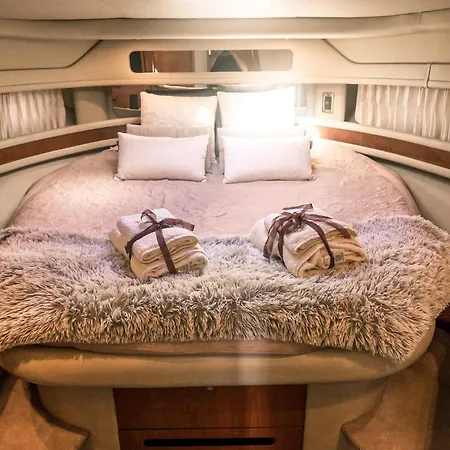 Yacht Blue Days Πλωτό κατάλυμα Βίλα Νόβα ντε Γκάια