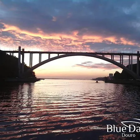 Yacht Blue Days Πλωτό κατάλυμα Βίλα Νόβα ντε Γκάια